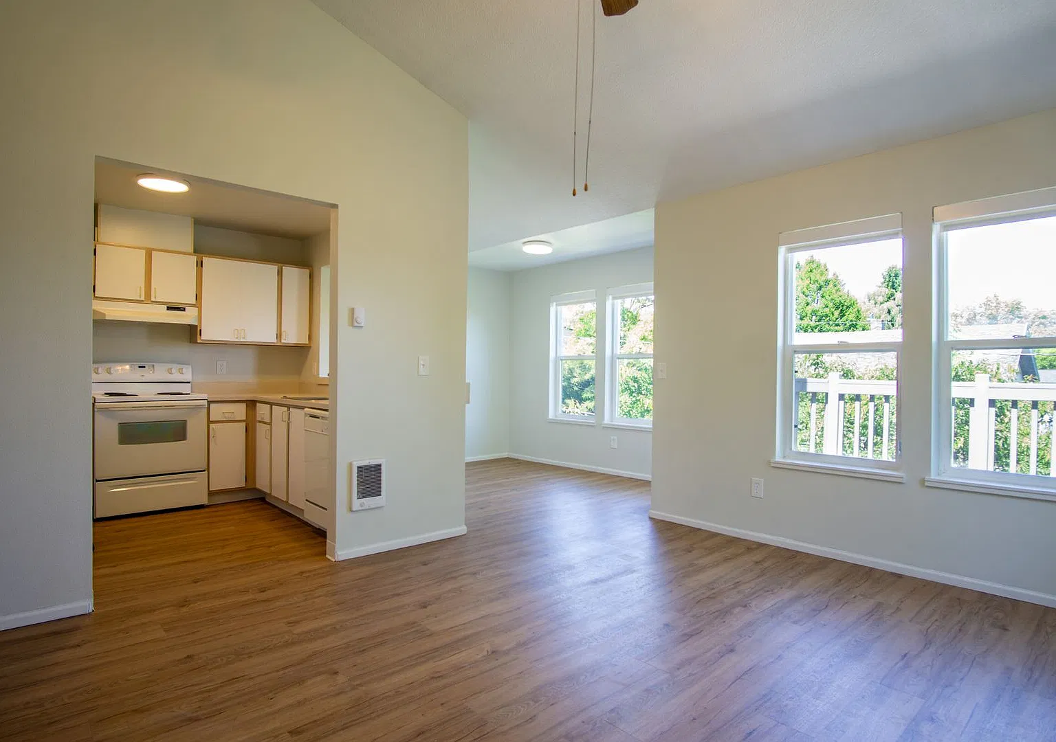 Lair Hill-Spacious & Bright 1-Bed Ready Soon! — Photo 3