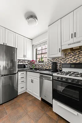 Sold by Compass | media 3