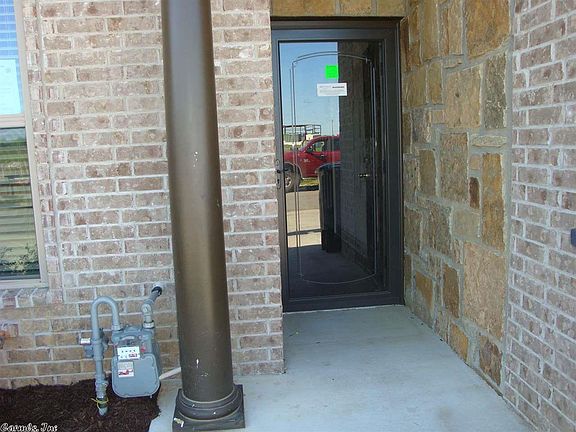 2nd image of 2303 Nassau Ln