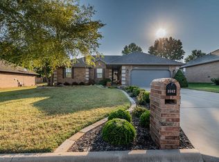 3562 S Sunrise Ave, Springfield, MO 65807