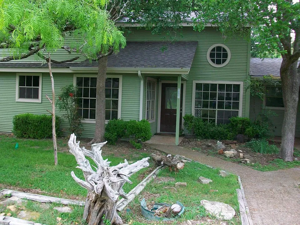 203 Ridgewood