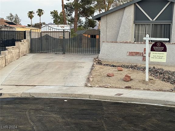 2nd image of 5429 Brady Cir