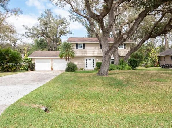 7325 Sean Ln, North Fort Myers, FL 33917