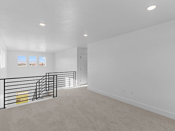 3rd image of 524 S Rivergate Dr