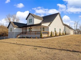 711 Evening Star Rd, Bentonville, AR 72713