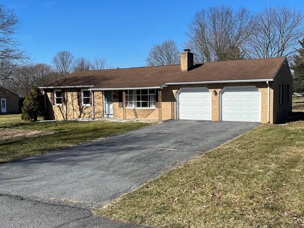 17810 Bluebell Dr, Hagerstown, MD 21740