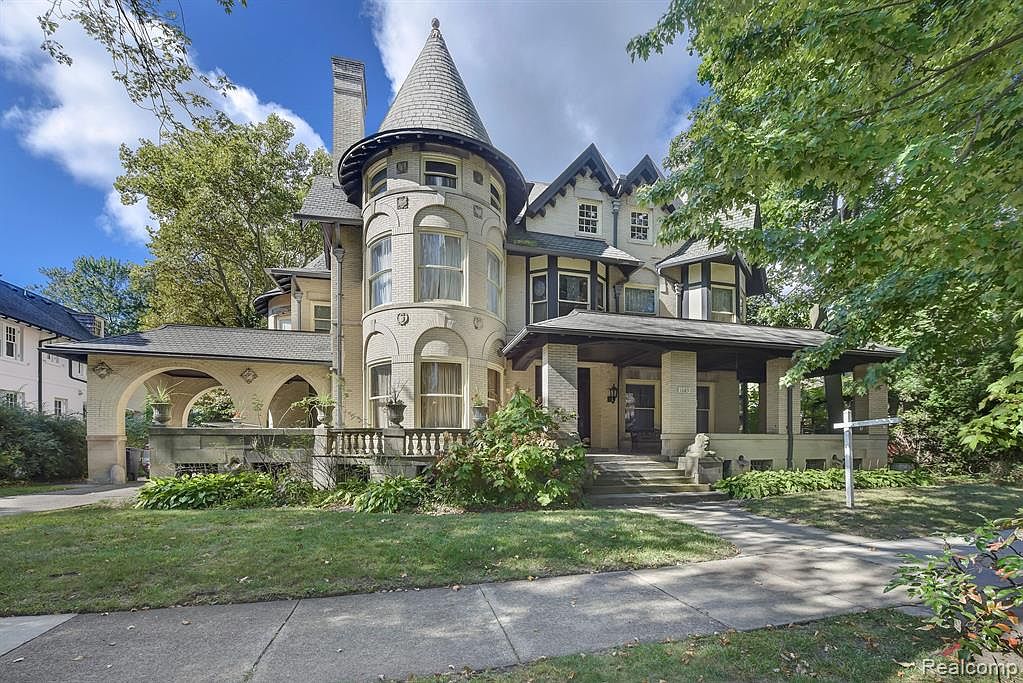 1089 Iroquois St, Detroit, MI 48214 Zillow