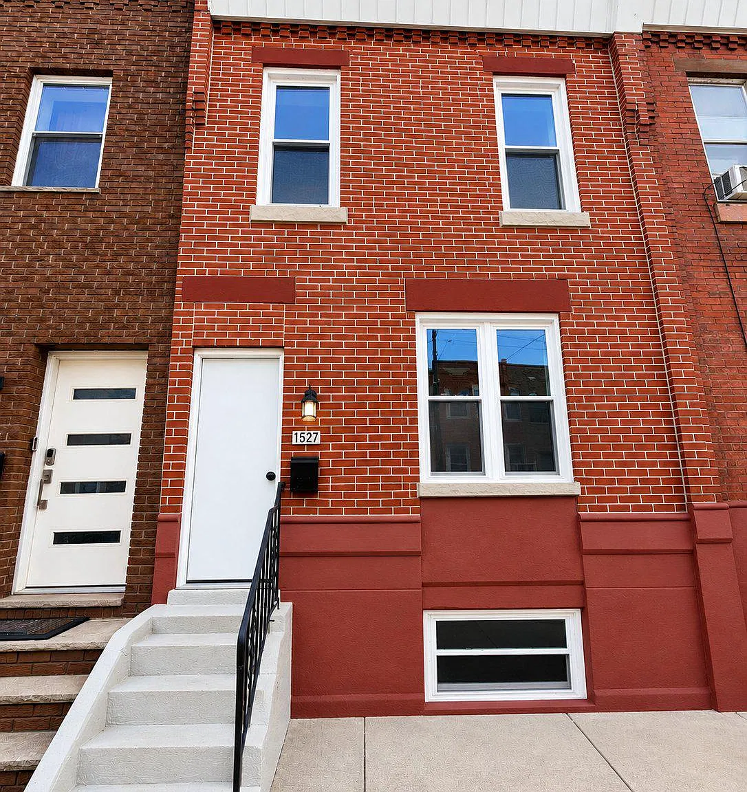 3 bed, 1.5 bath, 1280 sqft, $2,100 — Photo 1