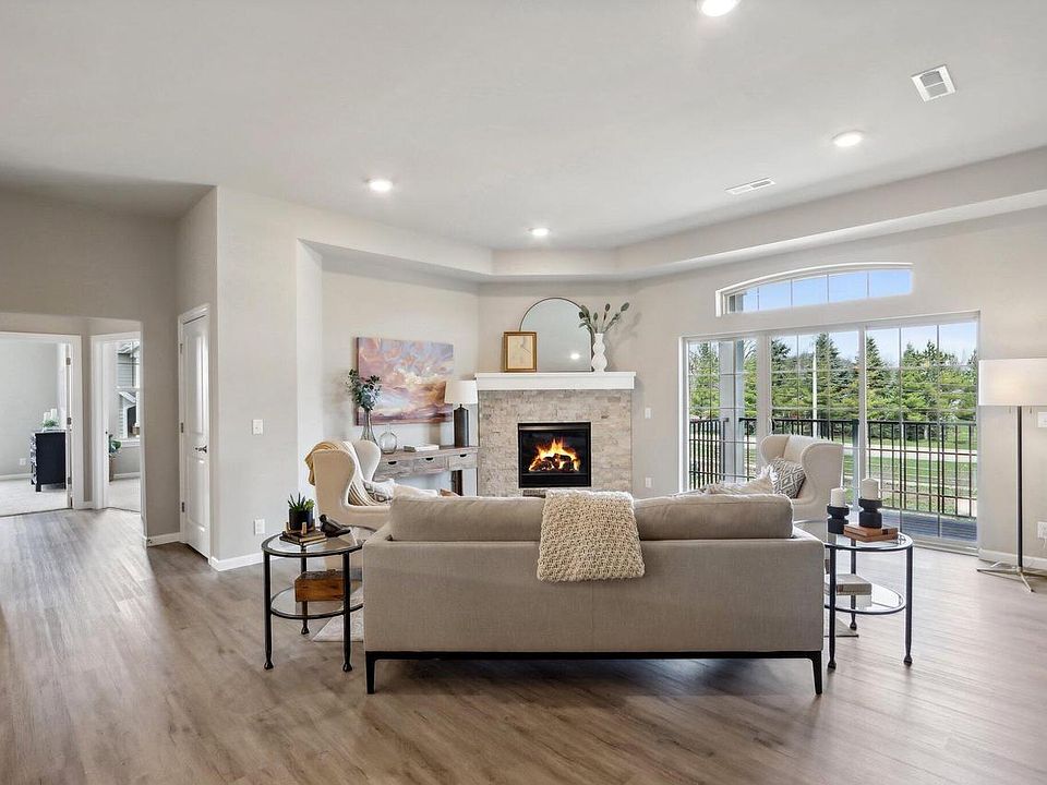 1st image of 2836 Fox Lake CIRCLE #201 / 04