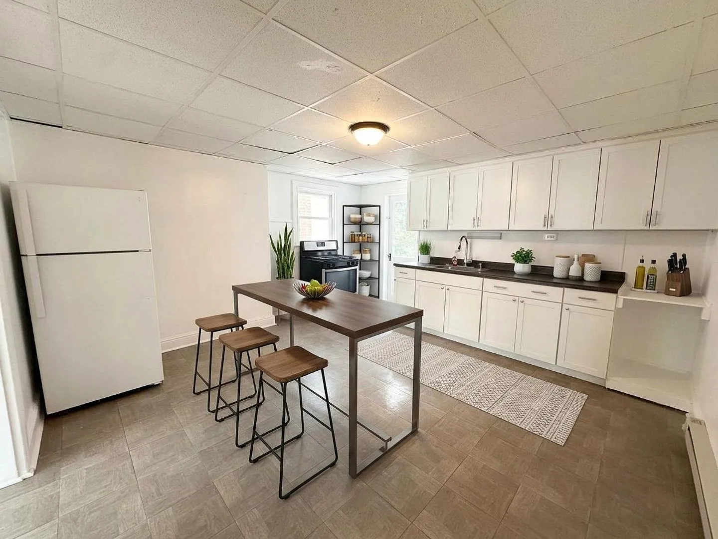 534 W Market Street — Photo 3