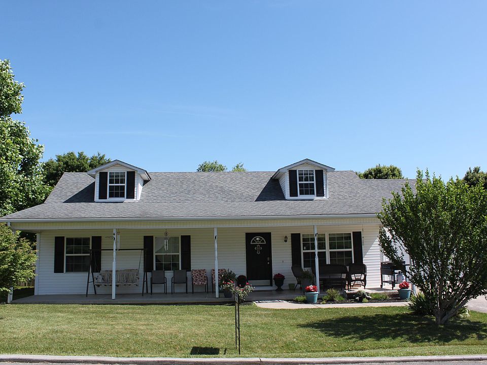 1st image of 327 Park Ln