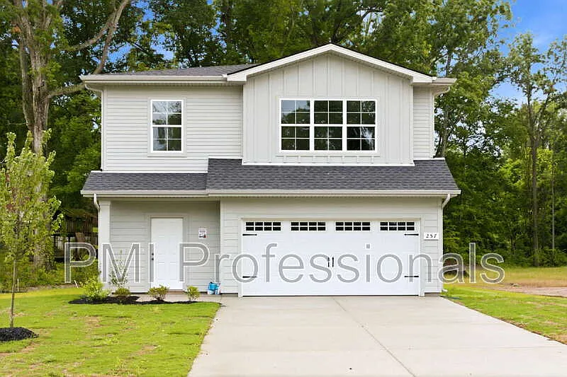 4 bed, 2.5 bath, 1651 sqft, $2,399 — Photo 2