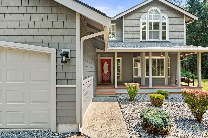 2nd image of 14722 McIntosh Lane SE