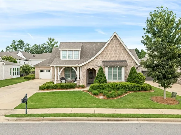 2734 Spring Lakes Xing, Opelika, AL 36801