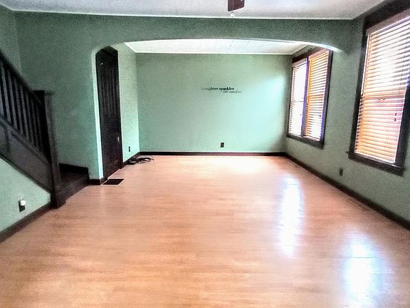 4th image of 406 Giles Ave