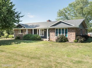 134 N Linnwood Dr, Linn, MO 65051