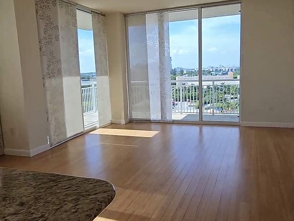 3rd image of 19501 W Country Club Dr APT 1013