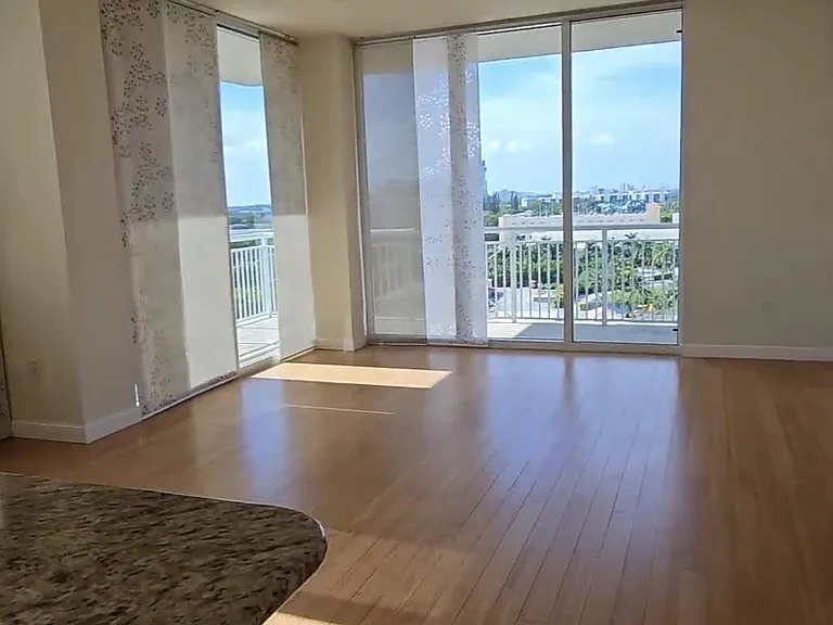 19501 W Country Club Dr #1013 — Photo 3