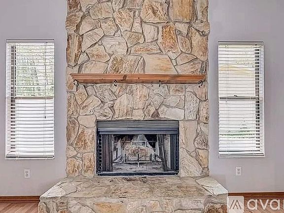5th image of 8325 Cross Timbers Dr E