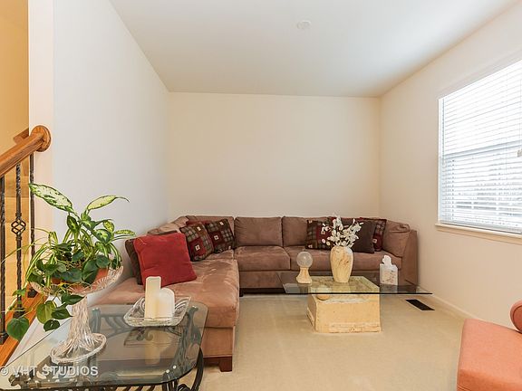 3rd image of 458 E Amberside Dr
