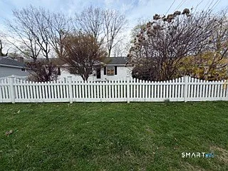 28 Hearthstone Ct — Photo 2