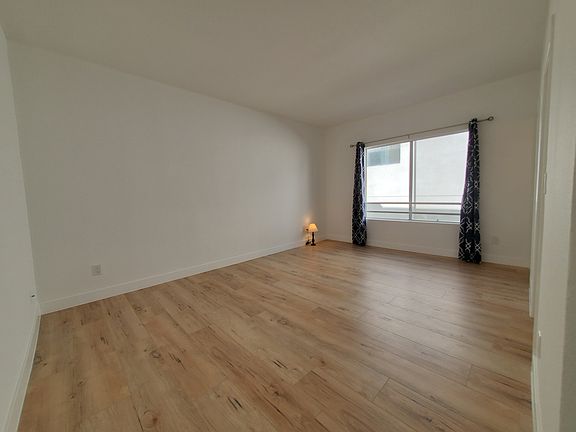4th image of 1546 Amherst Ave APT 303