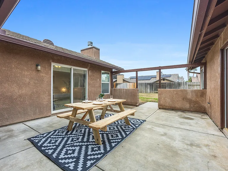 11610 Invidia Ct — Photo 42