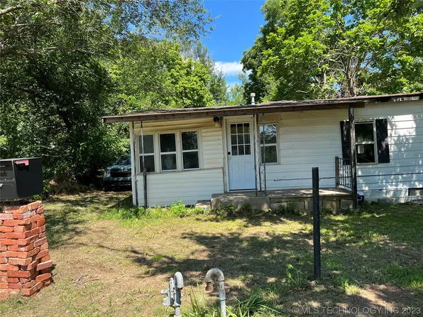719 S Poplar St, Bristow, OK 74010