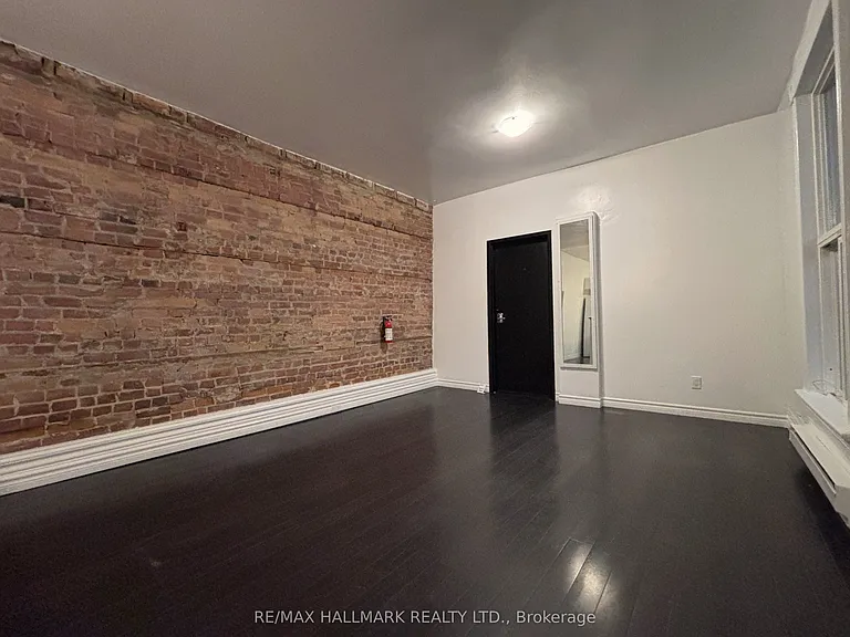 122 Baldwin St #2 — Photo 3