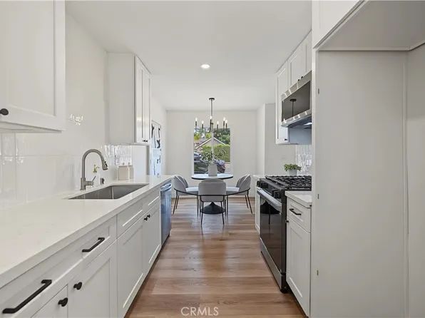 700 W La Veta Ave Unit N5, Orange, CA 92868