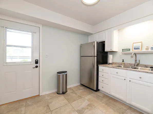 69 N Shore Dr, South Haven, MI