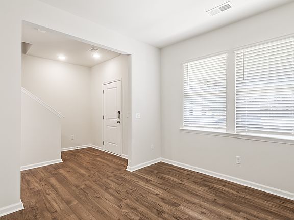 2nd image of 551 Blue Jay Way