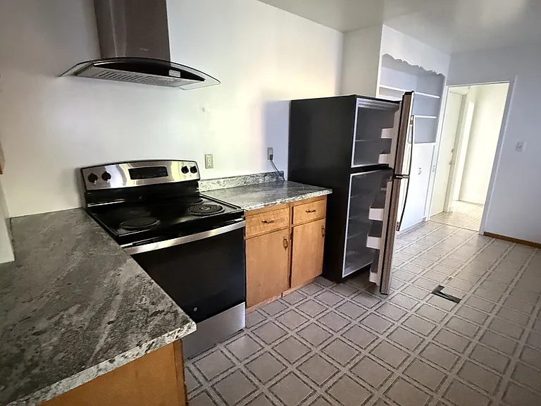 109 N B St — Photo 5