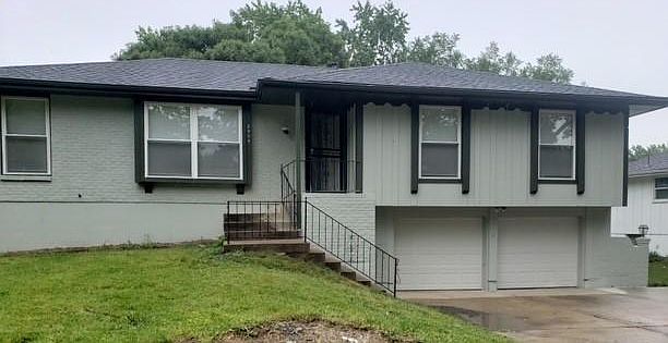 1st image of 8404 E 104th Ter