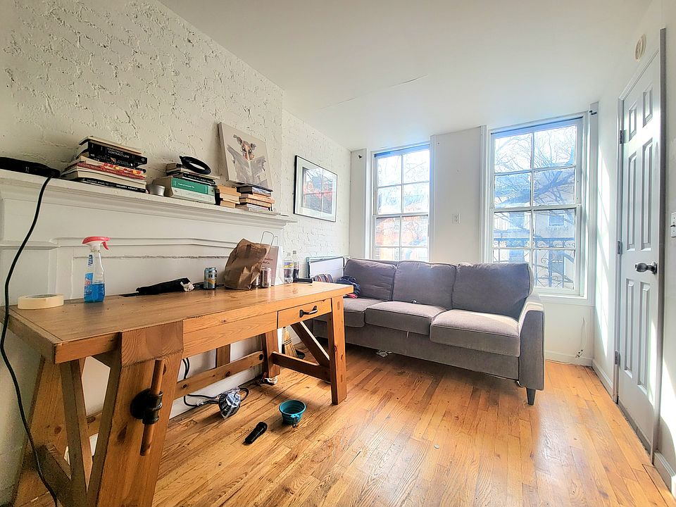 1st image of 225 E 5th St APT 3C