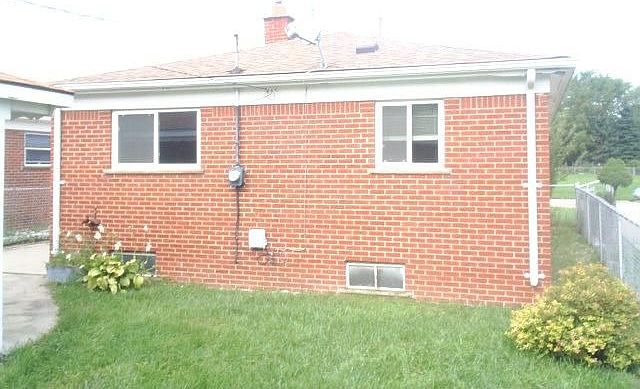 1st image of 451 River Ct
