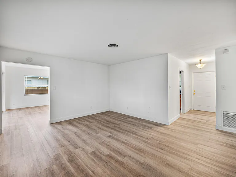 3402 W North A St — Photo 4