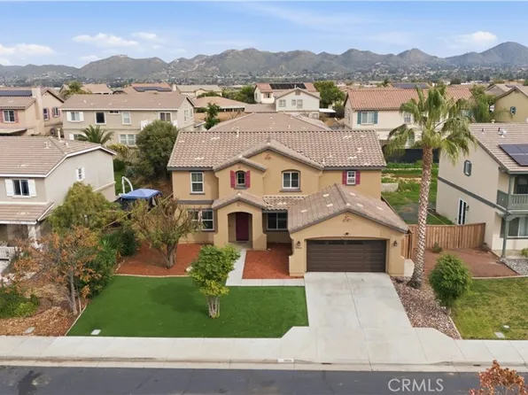 19830 Silverwood Dr, Lake Elsinore, CA 92530