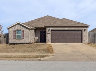 409 W Gillian Ave, Rogers, AR 72758