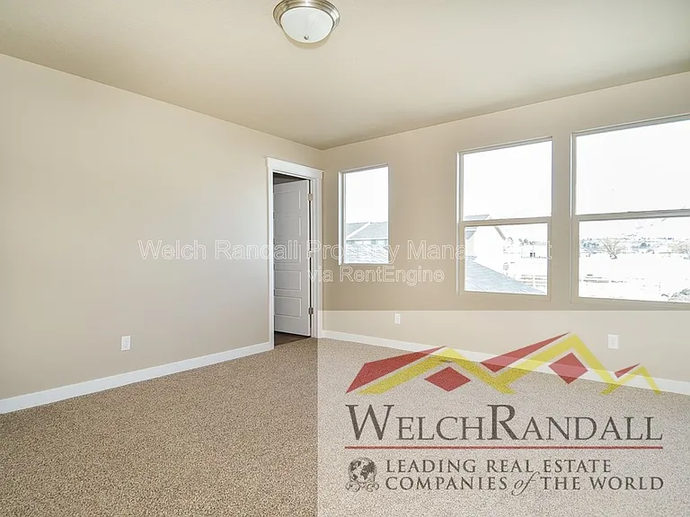 2433 Wellington Ave — Photo 12