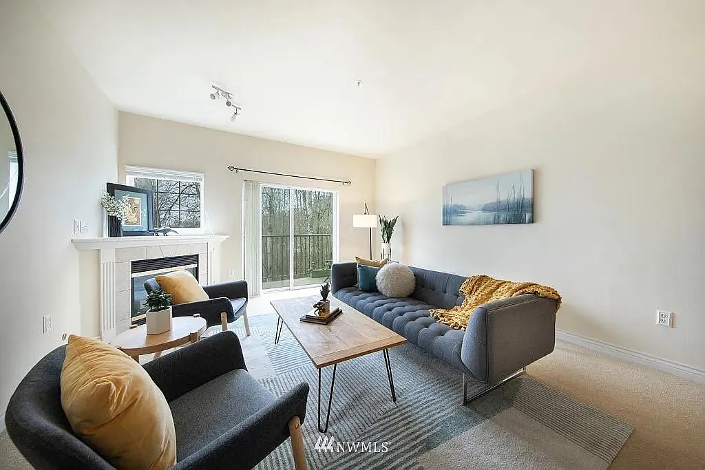 2 bed, 1083 sqft, $2,700 — Photo 2
