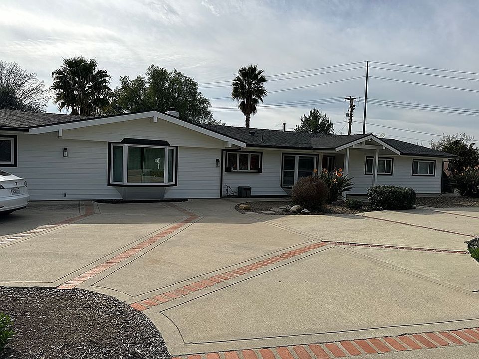 2nd image of 1575 El Monte Dr
