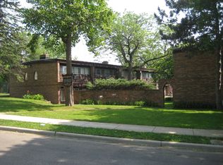 389 N Crystal St APT D4, Elgin, IL 60123