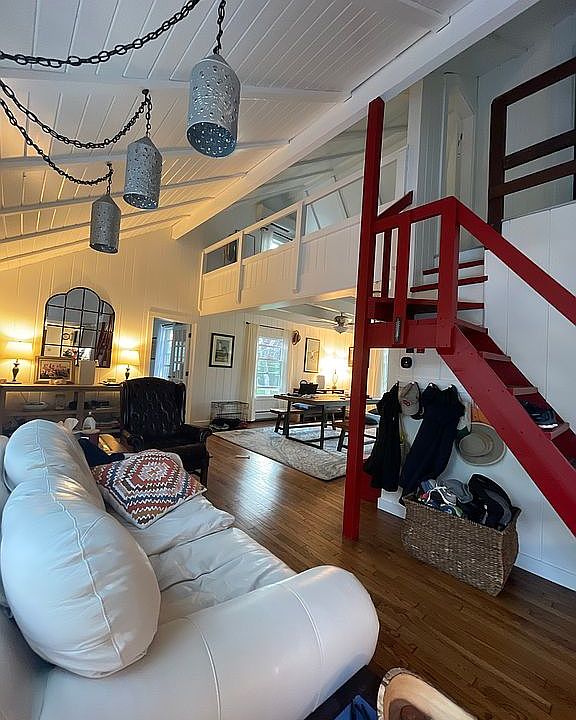 2nd image of 42 Partridge Ln
