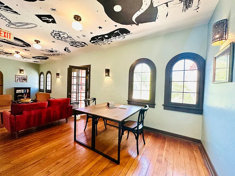 Don Martin Historic Apartments! — Photo 16