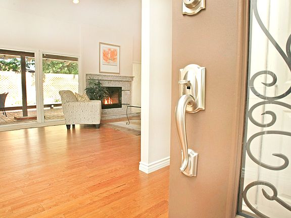 4th image of 4404 Beaconsfield Ct