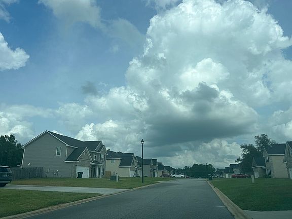 4th image of 202 Fairview Dr NE