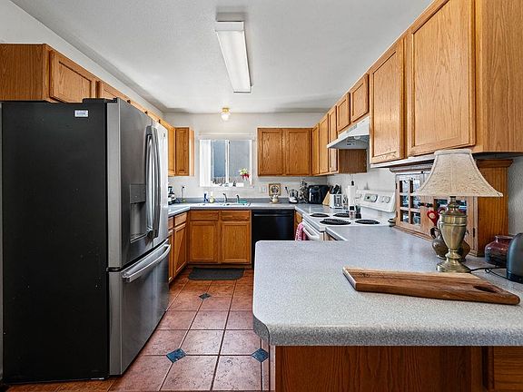 3rd image of 491 Aspen Grove Dr