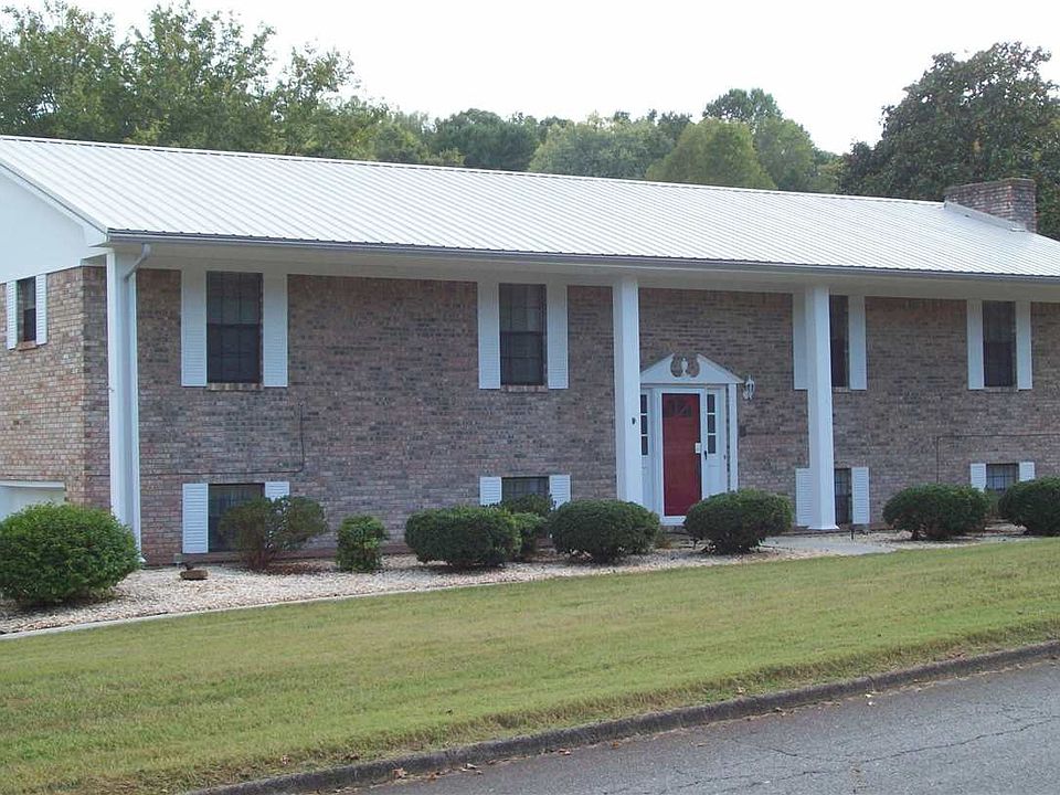 1st image of 2115 Seven Oaks Dr