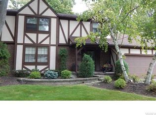 323 Brentwood Dr, North Tonawanda, NY 14120